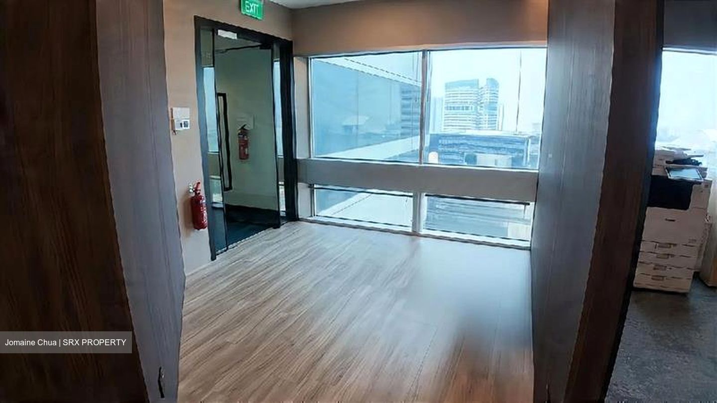 Gateway East (D7), Office #622731121